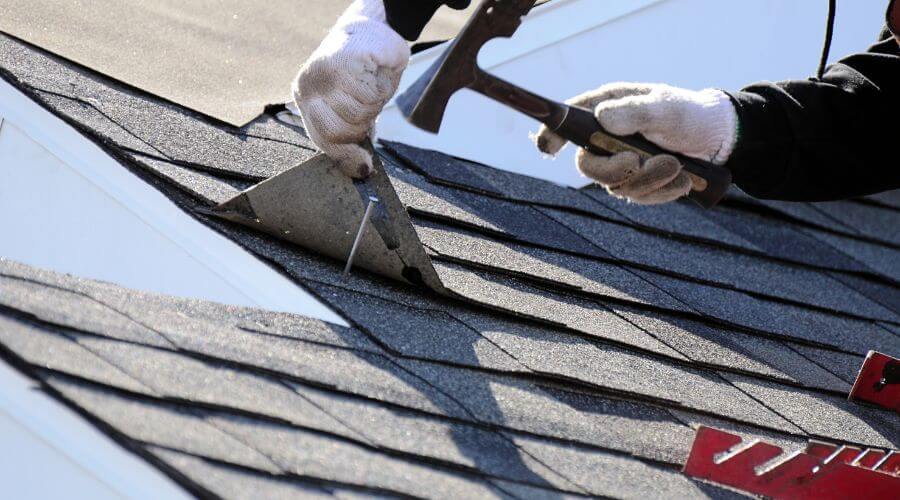 Professional gutter cleaning in Elkton, OR